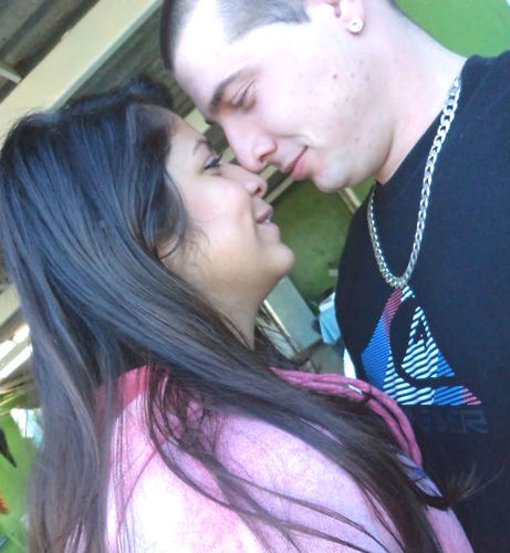 Alguém que acredita em Deus, e confia no poder que ele tem sobre todas as coisas! Sou do @Neguinho67 rsrs *.*