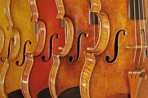 World Fiddle Day is celebrated annually on the Saturday closest to May 19th. Its one day when players of the “fiddle” family can celebrate its beauty