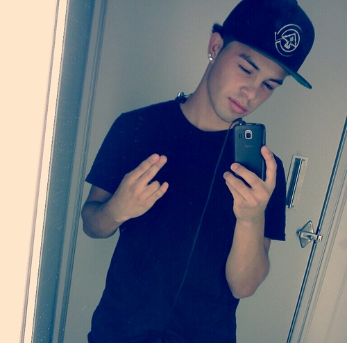 team#Dimpz/kîllîn daily/ alwayz chill/ kcute if ya want me tah b/ im not a pretty boii just fresher than the all.....