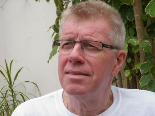 NIVRA. Tot 2002 bij VB en Deloitte, vanaf 1993 direkteur VB Caribbean op Curacao. Raad van Toezicht vdValk Bonaire. Schrijver onder pseudoniem Kel Hoben.