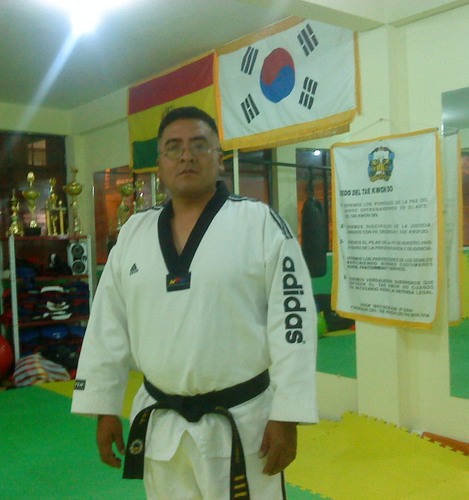 INTRUCTOR DE TAEKWONDO