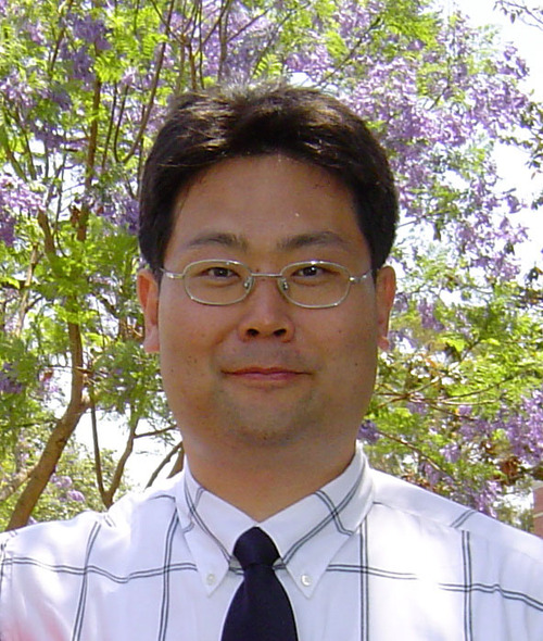 hyunsunchoi's profile picture. 친구들이 Handsome이라고 불러요. 노는 것 보면 O형이 확실합니다. 잘 놀기도 하지만, 진지하기도 하고 학생들도 잘 가르치고 연구도 열심히 합니다.