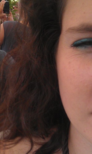 JoThornley's profile picture. girl, music lover, football liker, wife, wine drinker, cheese adorer, marketer, mother, pretend chef who wants a cat and quite likes her green bike