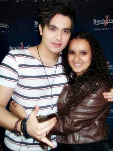 1° FC de Penápolis-sp  criado pela @paulinhaturazza o FC @luuaanrafael seguido pelo proprio @luansantana dia 20/04/11 *-*