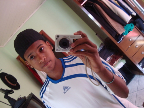 Um tesouro nem sempre é um amigo, mas um amigo sempre será um tesouro, eu te amo meu tesouro , conta cmg sempre , ta ? / sua preta que te ama ; Joice