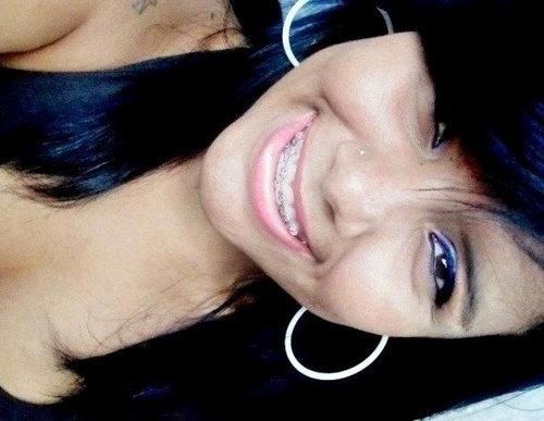 Meio beijo e um abraço inteiro :*