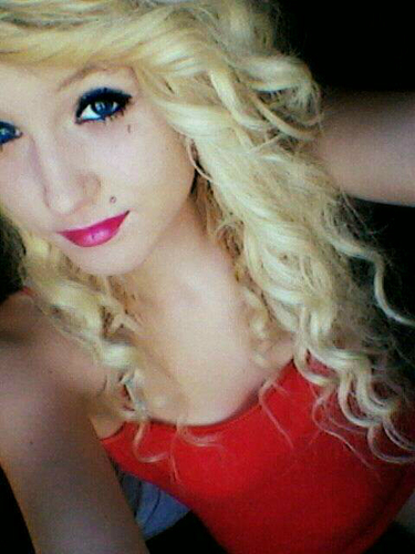 StaryeyedXxxX's profile picture. my names Maddi im Bi single. i had a son. Now he's gone.