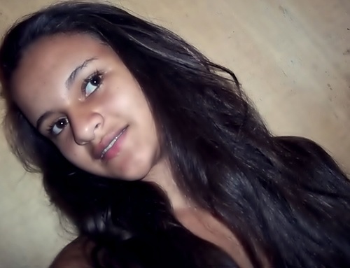 meu nome e amanda tenho 13 anos moro em ourolandia