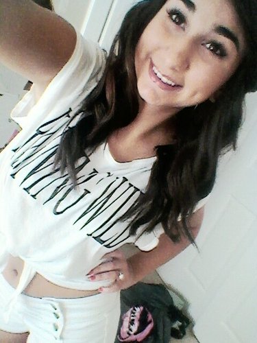 follow me on Instagram: thaat__chick :* http://t.co/3nvhxQiEjE