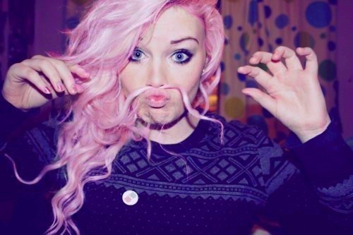 Ciumes :) Eu? :) Imagina :) Fika :) Lá :) Com :) a :) sua :) amiguinha! :)