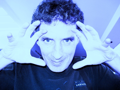 Music is my radar. 
Creador de contenido. Formador
Editor: @revistaladosis Podcast: @ActodFe Crónicas Calidoscópicas en https://t.co/w7geqLEJ5t