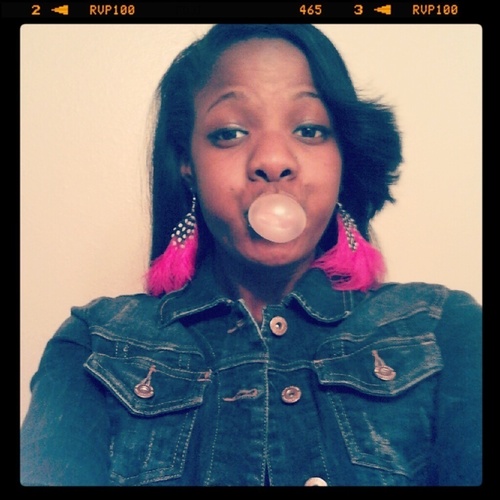 Aspiring Singer/Song Writer/Actress© I'm young && Serious about my work && i wont stop until i make History. #teamfollowback