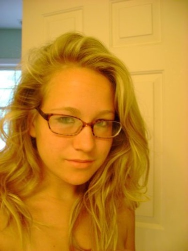 r u looking for a woman? i am lookin 4 a boy. simply want 2 have some fun times, nothing serious. contact me if you're looking too.