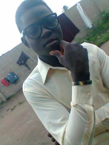 i like to make friends but i hardly show it,am a musician ,i love freedom,honest and loyal.