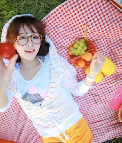 Annyeong haseyo ^^ Kami menyediakan berbagai Merchandise K-Pop Import dan juga Replika Cute Hoodie yang mengikuti sytle Korea ^^ SHS Kpop Shop♫