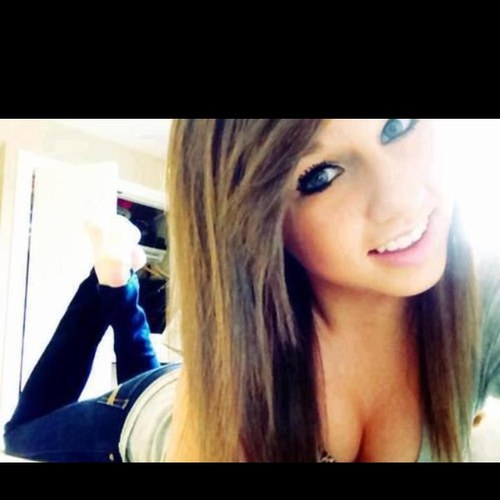 compteebaaack's profile picture. Follow back 100%, si je te follow follow moi ou j'unfollow.