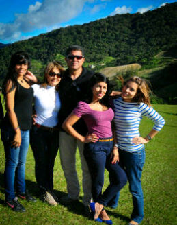 Militar Venezolano Piloto Helicóptero. Defiendo democracia. Practico Tennis, softbol, basket y volleybol.