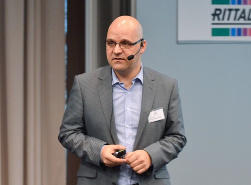 Practice Head Cloud Computing at Exception, Cloud Architect, loves kayaking, currently rides a Kawasaki ZZR1400 ABS