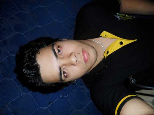 soy psicólogo recibido a base de experiencia (1er año estoy) soy bueno, malo, lindo, feo, directo... follow sólo a lo que me llama la atención...