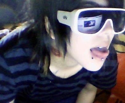 ~sou apenas eu,nem dou a minima pra oq pensa de mim. pq emquanto uns falam mal ,eu só vou curtindo minha vida haha h)