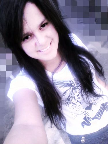 Sou ciumenta, boba, insegura, romântica, chorona, mandona, orgulhosa, irônica, sonhadora, louca ,exagerada e dramática. Gostou? Follow-me.