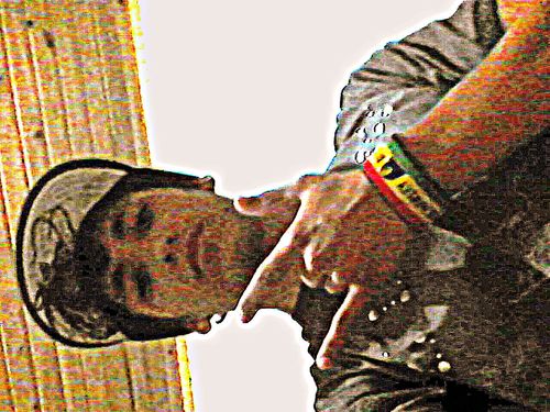 웃
eu gosto que me odeiem e que me invejem,
porque ninguem odeia o fraco, nem inveja o feio. Sou da @JMizieski