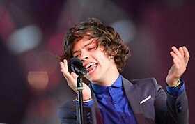 Cuenta dedicada al hermoso, talentoso y romántico britanico Harry Edward Styles Cox♥. Sigueme si amas a este chico tanto como yo*-*