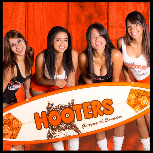 ¡El mejor Bar-Restaurant del Planeta! Chicken Wings, Fajitas, Hamburguesas, Steaks, Cerveza bien fría , Deportes, Cocktails, Chicas Hooters y muuucha Diversión.