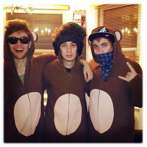 Hi we're the TMBlovers, wefucking love @midnightbeastuk they're AMAZING!Are dream isto meet @stefanabingdon @AshleyNHorne @druwakely please follow us :D