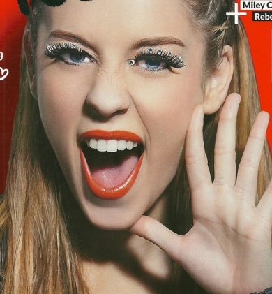 Firme e forte desde 14/08/2012 por 6 pessoas lindas ♥REBELDES♥.Ofc:@rebeccakandies