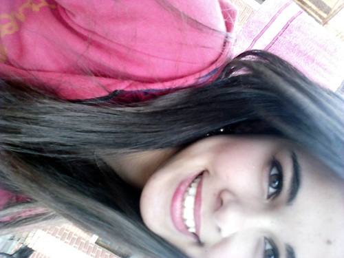 engraçada, alegre,  sorridente, ciumenta, chata, legal , simpática, sentimental, carinhosa, feia, bonita, abençoada, amável, simples, bagunçeira, humilde s2