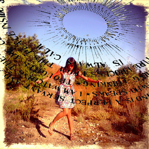 Mic Girl, vocalizer on a whole heap of muzic :) 
http://t.co/L5E9aMQW4v
