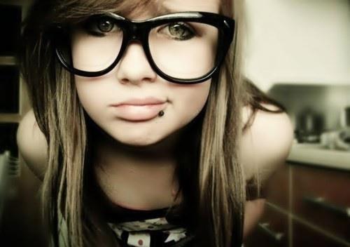 Garotinha que escreve oque pensa como se a vida fosse um rabisco. Eaí me #segue? ;B