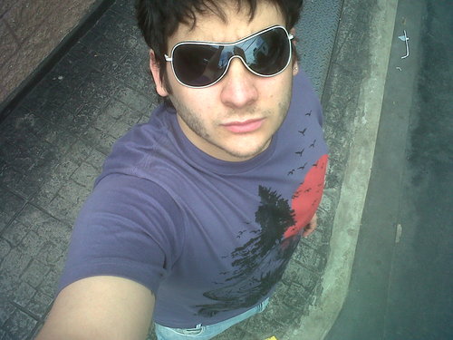 razormab's profile picture. si nada nos salva de la muerte, al menos que el amor nos salve de la vida...