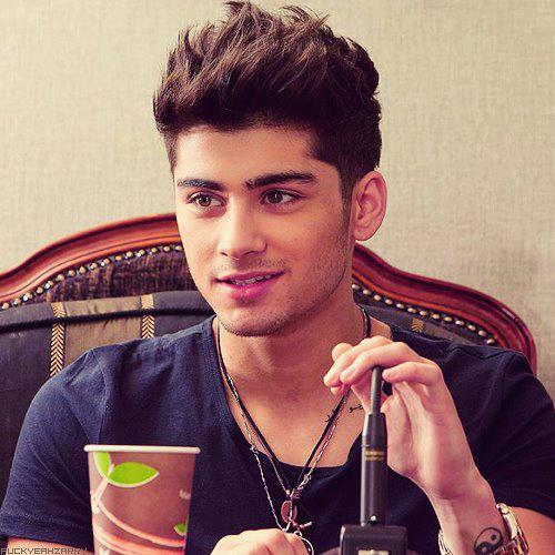 I'm a fan of one direction, like cotton candy, music, beach, candy, etc ...
