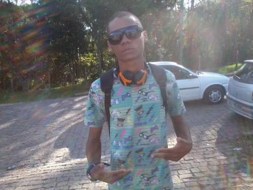 sou rapper amo uq eu faço musica sou um muleq legau ate d mais