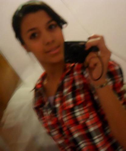 Sou toda gota, que escorre livre pelo rosto. E só sossega quando encontra tua boca ♫