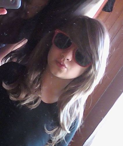 Oque eu sou ? sou uma Criança meio adulta que se diverte ao brincar com seus amigos e que odeia o seus INIMIGOS (y)