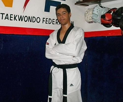 Faixa preta e Professor de Tae Kwon Do, integrante da turma mais estorada de mari - @Turma_dos_Zes