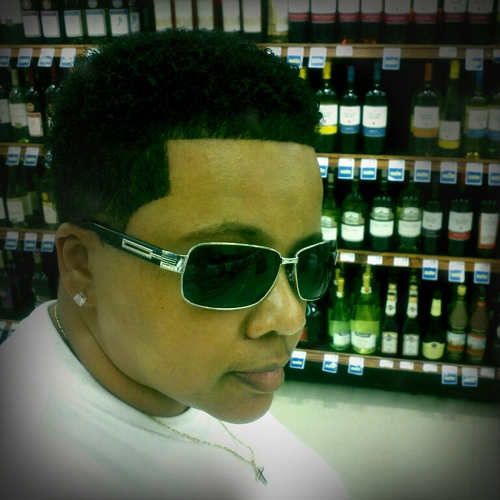 ShawnTRoberts's profile picture. I am single , and enjoying my life .....love bowling,basketball,hanging out, and being me what are you doing? #teamrainbow