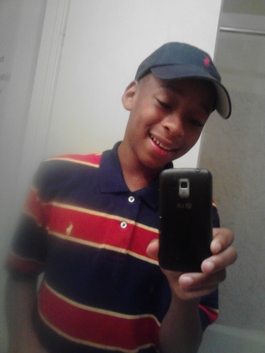 Follow me nd my shorty @3Ring_BYNUM nd my sister @DMonaae