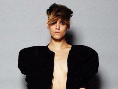 cri003's profile picture. I wanna running fast, very fast/model/criminal/dancer/