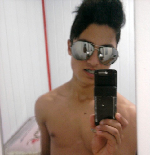 maggot_paulgray's profile picture. Sou apenas mais um solitario nessa vida...