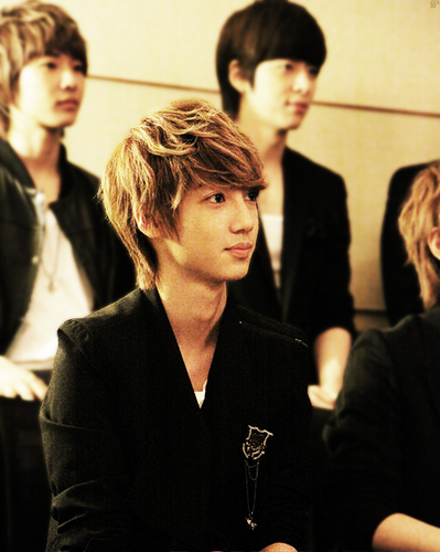 I'M JO YOUNGMIN [BOT] .. BOYFRIEND ♥ [ I'M NOT REAL YOUNGMIN ]