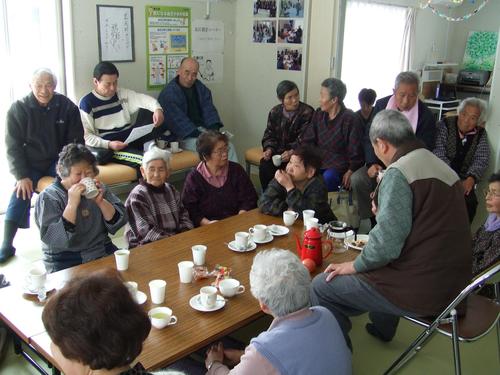 被災地復興学生ボランティア団体です。中心となっている学生８人で被災地にお邪魔しております。経営者など様々な方にご協力、ご支援を頂き、ボランティア活動をさせて頂いております。現在は福島県三春町にある仮説住宅で、集会所をお借りしてカフェを開いています。被災当地の生の情報や写真を載せていきますので宜しくお願いします。