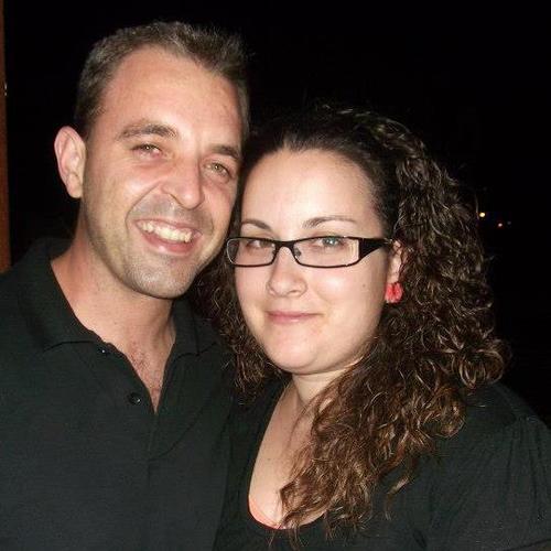 Un simple auxiliar administrativo, aprendiz de todo y maestro de nada, rodando por esta vida al lado de la persona que tuve la suerte de encontrar Mi Ali