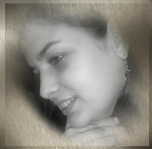 Carolina8512's profile picture. 