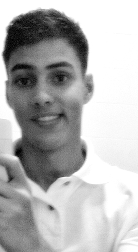 quem se descreve se limita !
