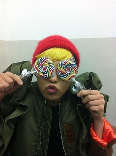 身長がやたらでかいLJC!わら　2NE1とBIGBANGが大好きです!!　kぽ好きです!　洋楽とかEXILEなんかも好きです!　バレー部です(^.^)　よく絵を書いて遊んでます←わら　暇人極めてますw爆笑　kぽ好きな人、バレーやってる人など、誰でもふぉろーして下さい!(*´∀｀*)　
