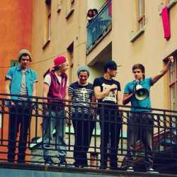 Hello :) Im a DIRECTIONER! :D If you Harry Styles,Liam Payne,Zayn Malik,Niall Horan, Louis Tomlinson would see this some day, Please follow me :D